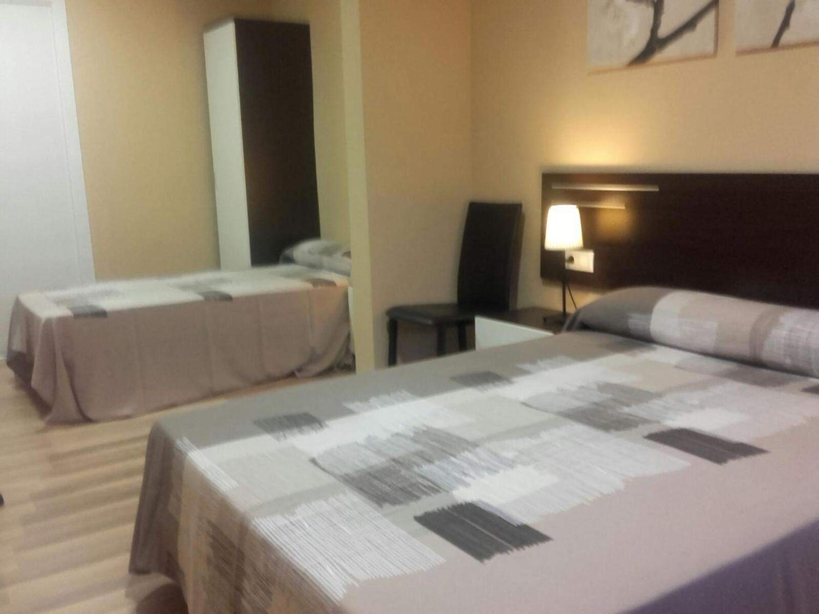 Pension Avenida Vilafranca del Penedes Room photo