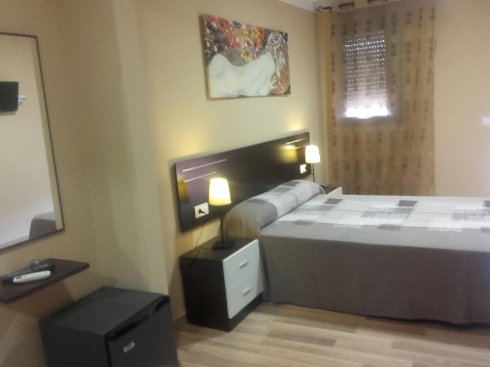 Pension Avenida Vilafranca del Penedes Room photo