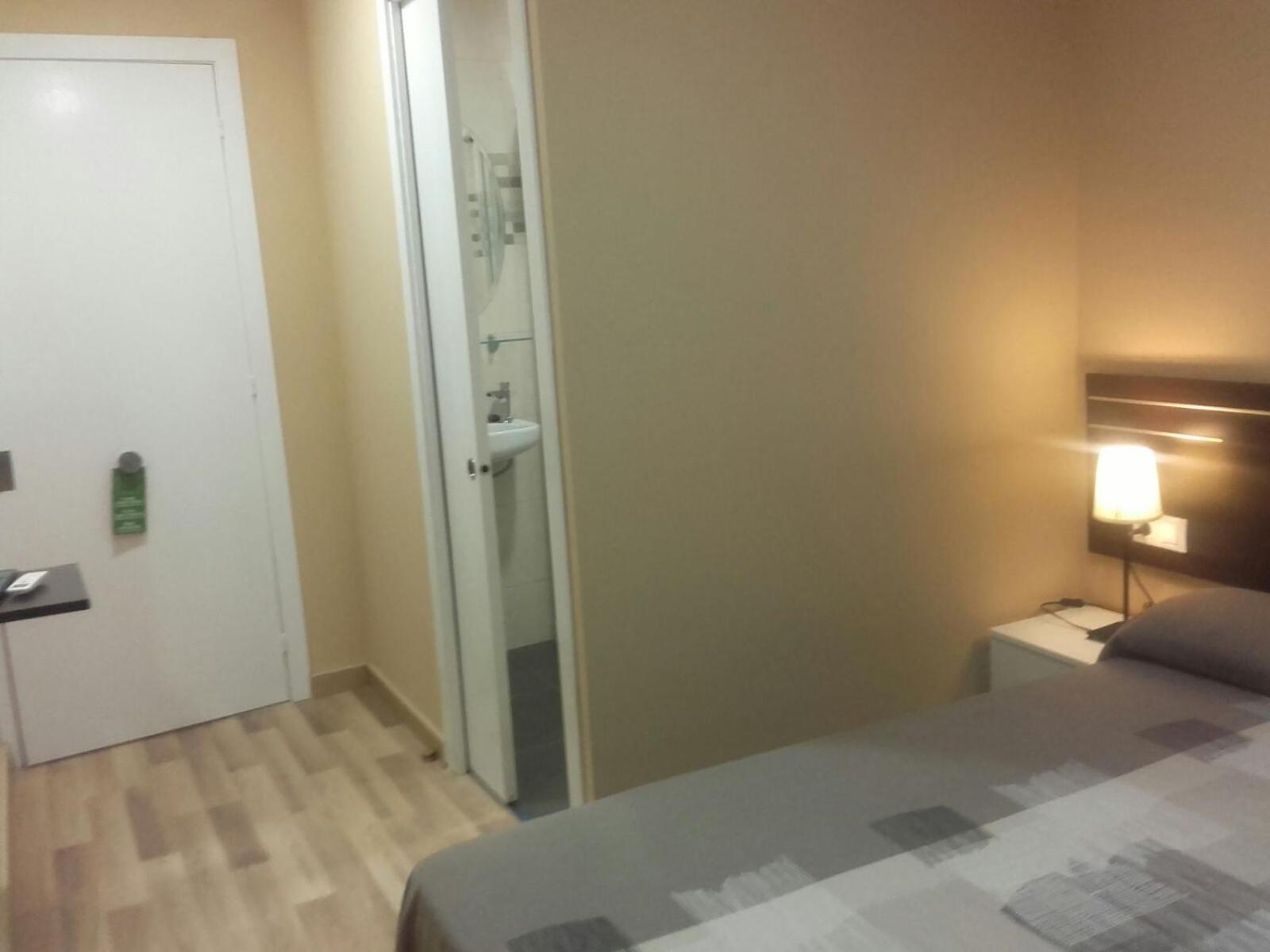 Pension Avenida Vilafranca del Penedes Room photo