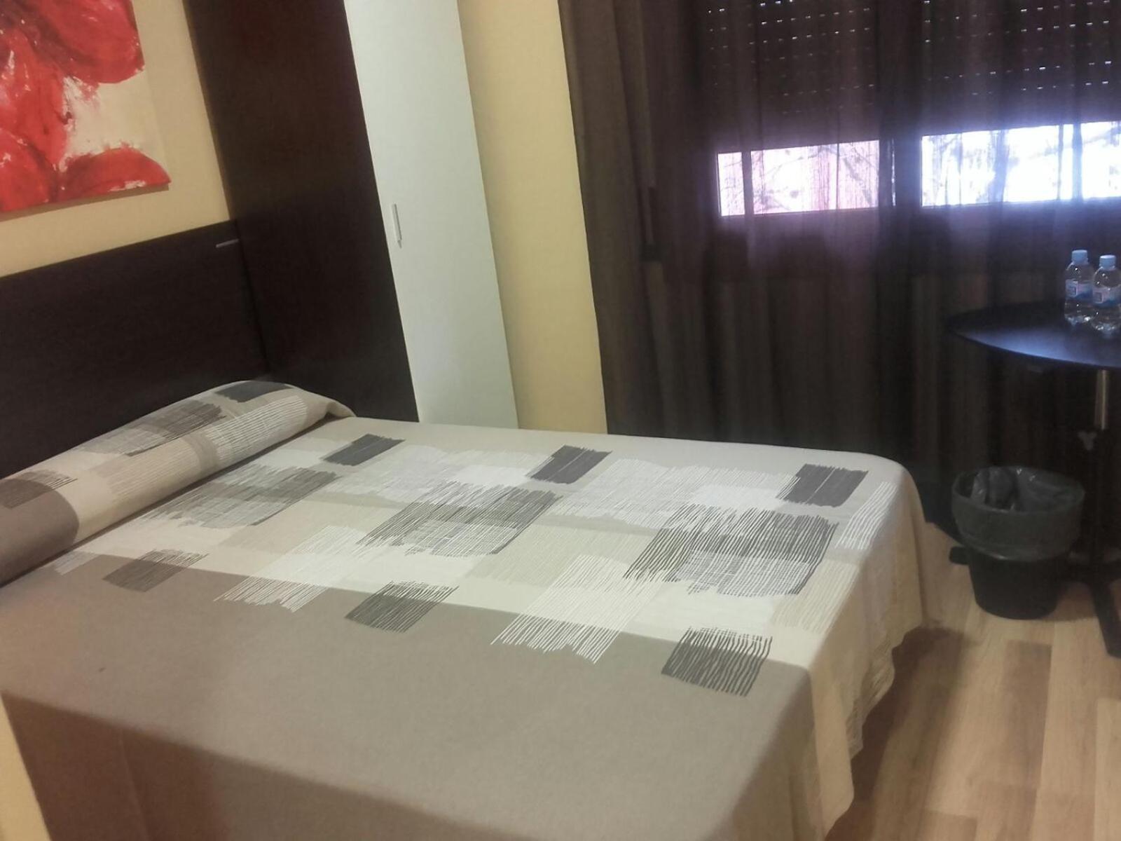 Pension Avenida Vilafranca del Penedes Room photo