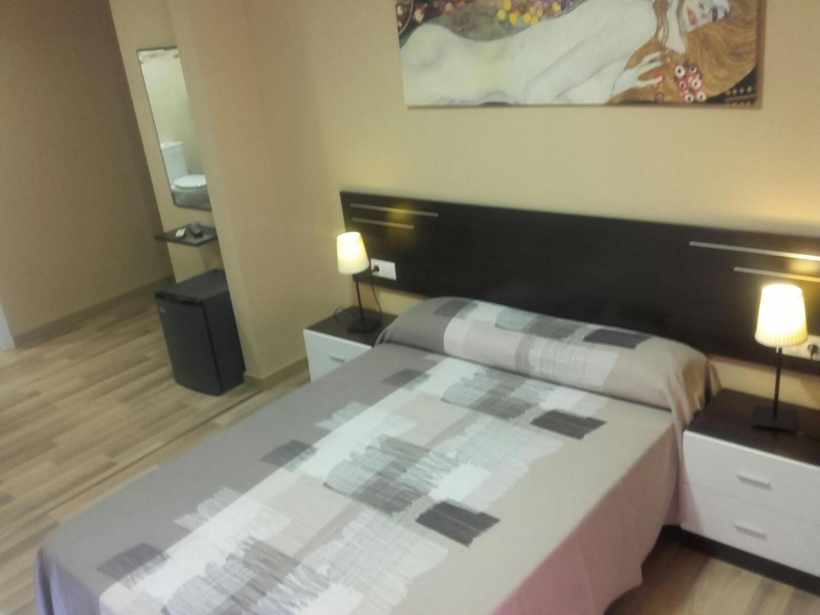Pension Avenida Vilafranca del Penedes Room photo
