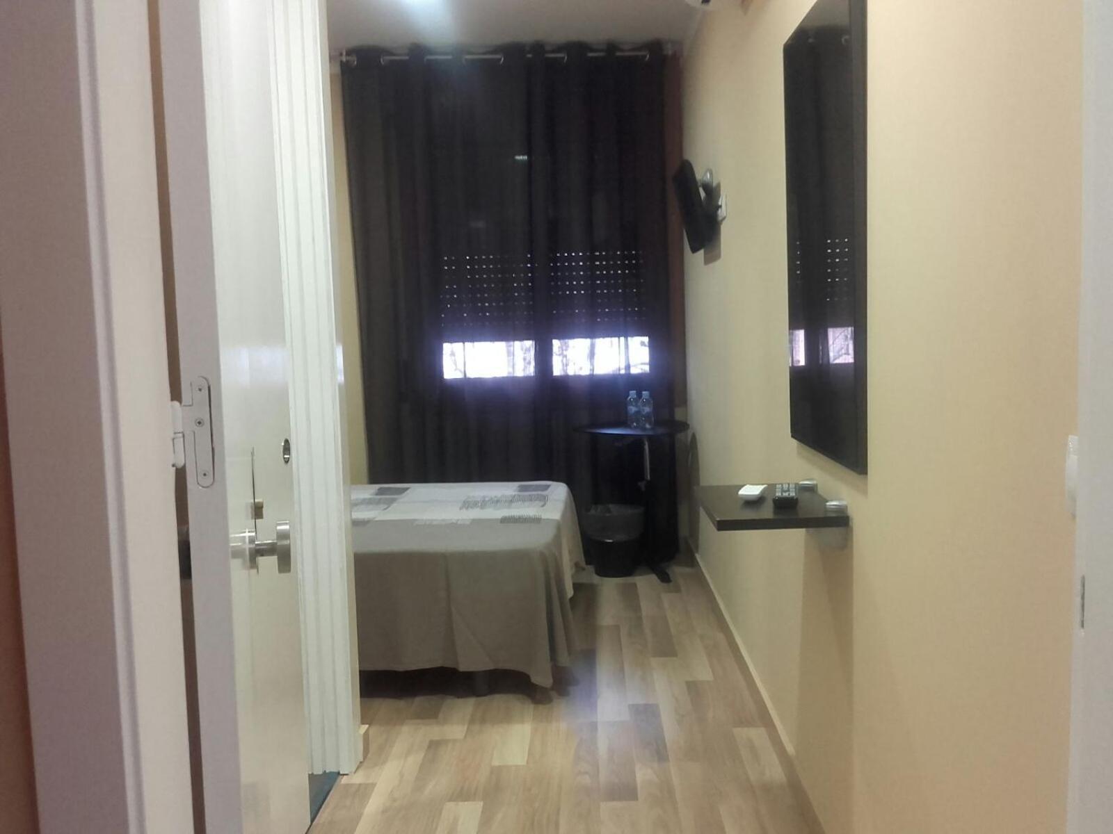 Pension Avenida Vilafranca del Penedes Room photo